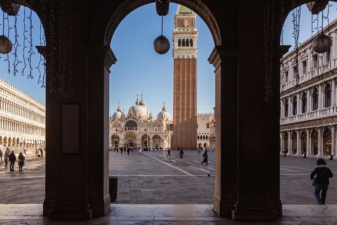 Venice's Best: Basilica, Doge's Palace, Gondola & History Gallery - Timing, pace, and the risk of a tight connection