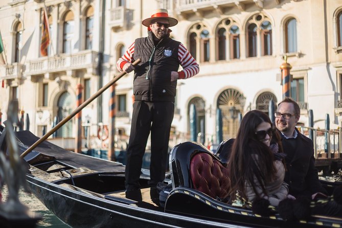 Venice's Icons: Basilica, Doge Palace, Rialto & Optional Gondola - The VR presentation adds a different view of Venice