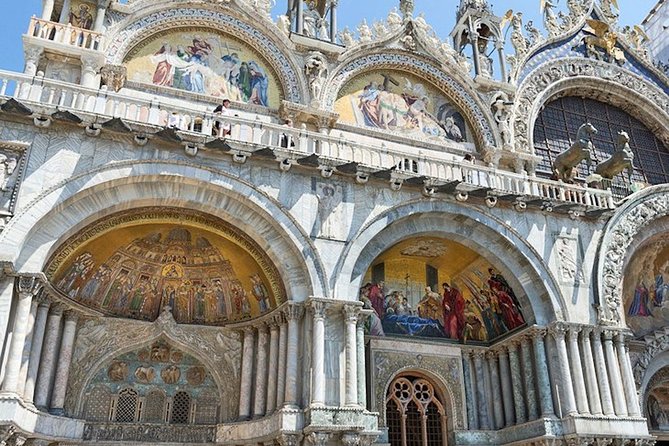 Venice: St.Mark's Basilica & Doge's Palace Tour with Tickets - St. Mark’s Basilica and its golden interior