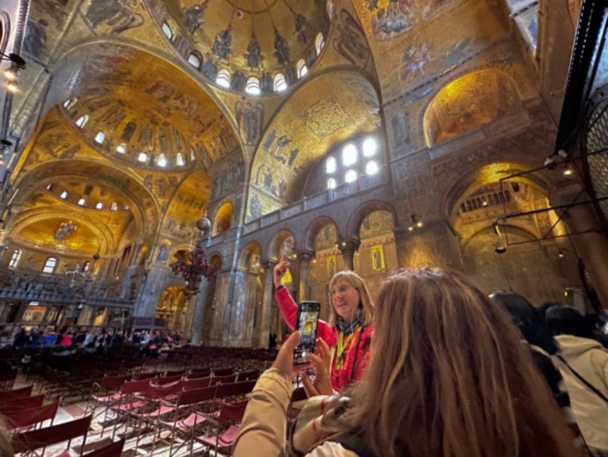 Venice: St Mark's, Doge's Palace, Murano & Burano Day Tour - Price, pace, and what you receive