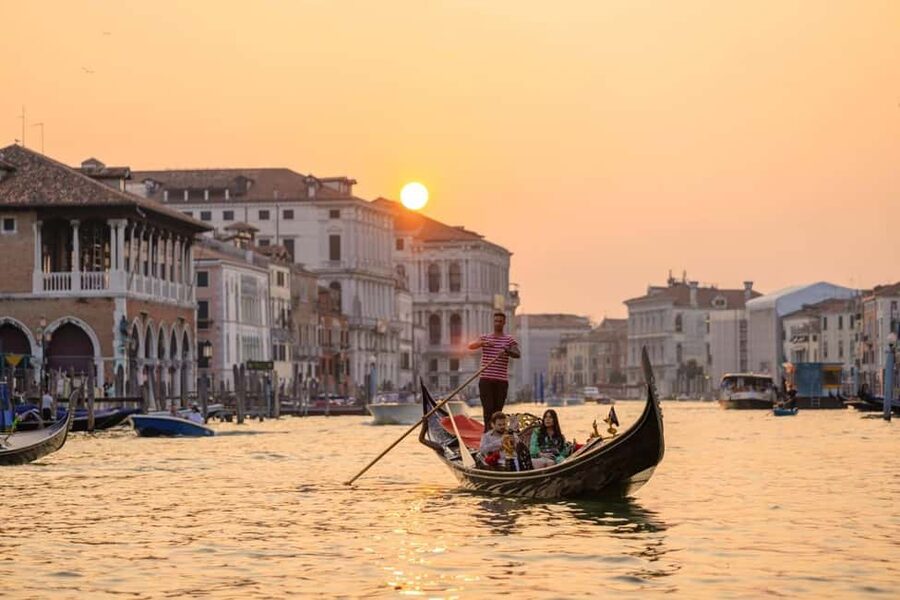 Venice: St. Mark's, Doge's Palace, Rialto, and Gondola Tour - Key points to know before booking