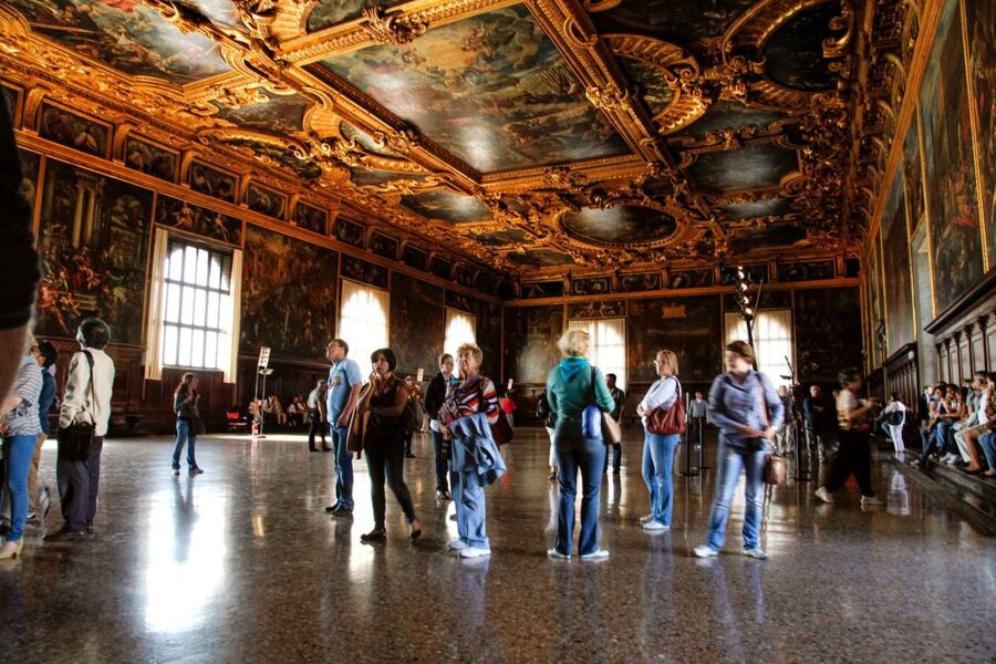Venice: Walking tour, Doge Palace, & St. Mark's Basilica - St. Mark’s Basilica and its golden interior