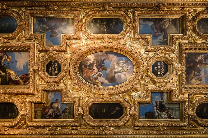 Venice: Winter Pass Top Attractions & City Walking Tour - Doge’s Palace is the main event