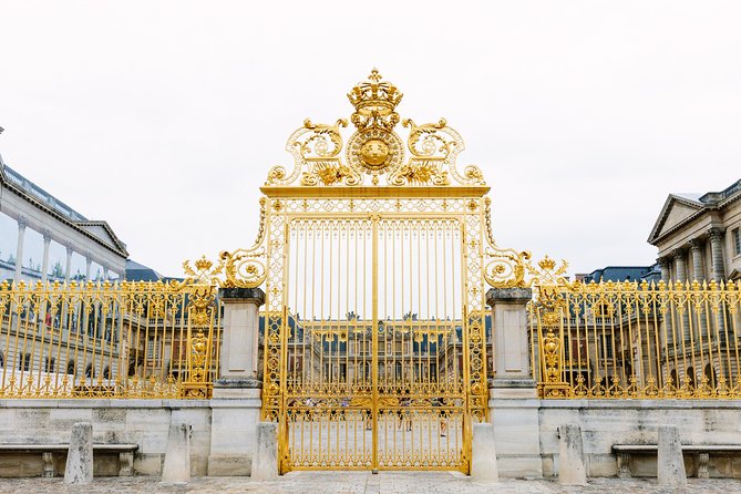Versailles Château and Gardens Walking Tour - Entering the Palace With a Timed Ticket
