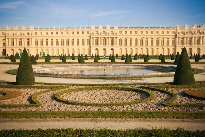 Versailles Domain Bike Tour with Palace Entry by Train from Paris - Starting at Le Peloton Café in the Marais
