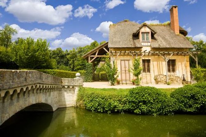 Versailles Full Tour: Palace, Gardens & Marie-Antoinette’s Estate - Lunch and pacing during a seven-hour visit