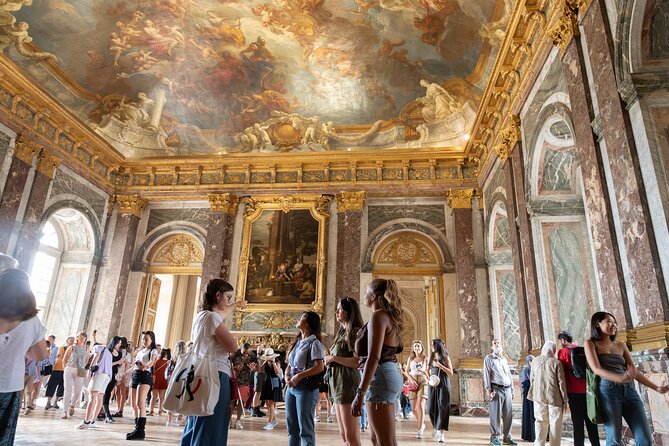 Versailles Palace and Gardens Tour from Paris - How the guides shape the experience
