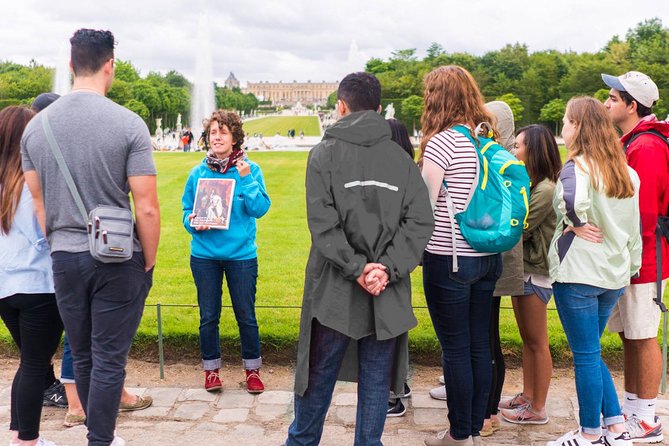 Versailles Palace Bike Tour with Market & Marie-Antoinette hamlet - The palace and Hall of Mirrors come last