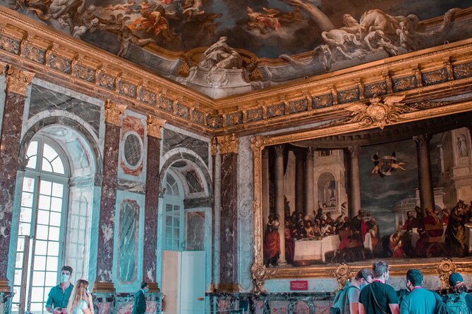 Versailles Palace & Gardens Guided Tour - Musical gardens and fountain shows