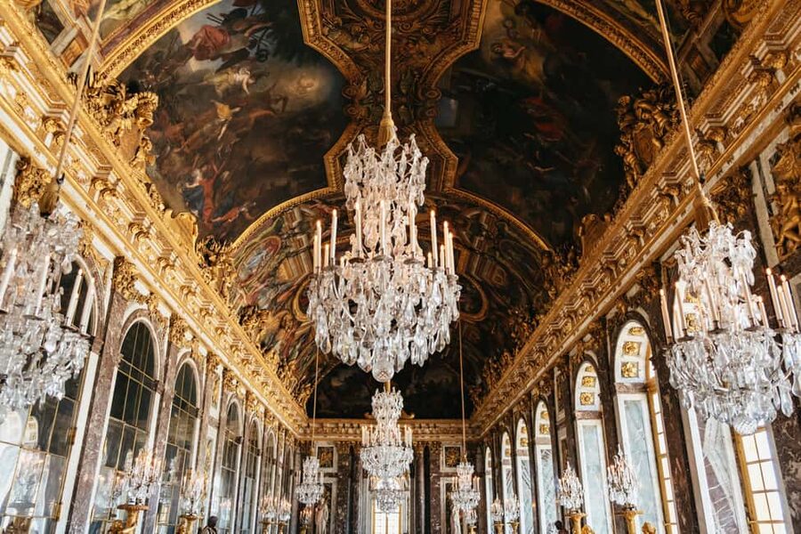Versailles: Palace, Gardens & Queen’s Estate Guided Tour - The lunch break: useful rest, not wasted time