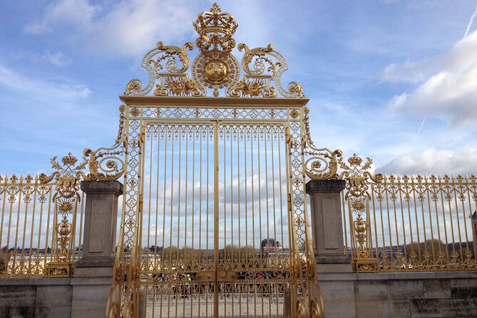Versailles Palace Guided Tour with Reserved Entry - Inside the Palace of Versailles