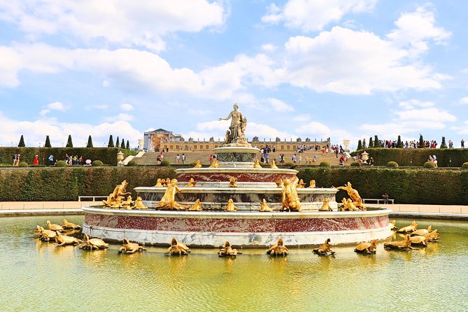 Versailles Palace & Marie-Antoinette's Estate Guided Tour - Who should book this tour