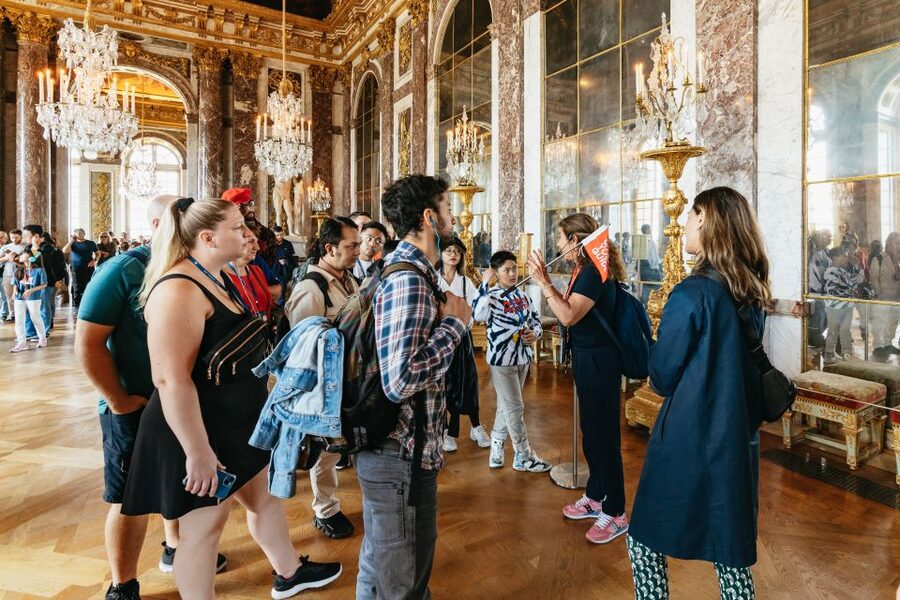 Versailles: Palace of Versailles Skip-the-Line Guided Tour - Meeting Your Guide Before the Palace