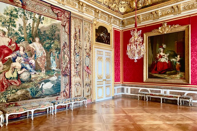 Versailles Palace Private Tailored Guided Tour With Hotel Pickup - What the guides add to the experience