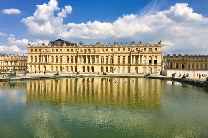 Versailles Palace Private Tailored Guided Tour With Hotel Pickup - The Hall of Mirrors and the story behind the spectacle
