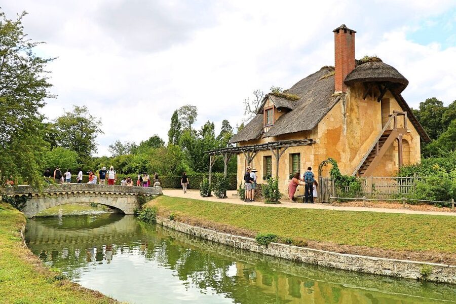 Versailles: Skip-the-Line Guided Palace Tour and Full Access - Who will enjoy this Versailles visit?
