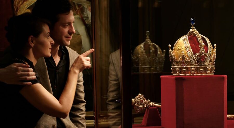 Vienna: Imperial Treasury in the Hofburg Palace - Who will enjoy the Imperial Treasury most?