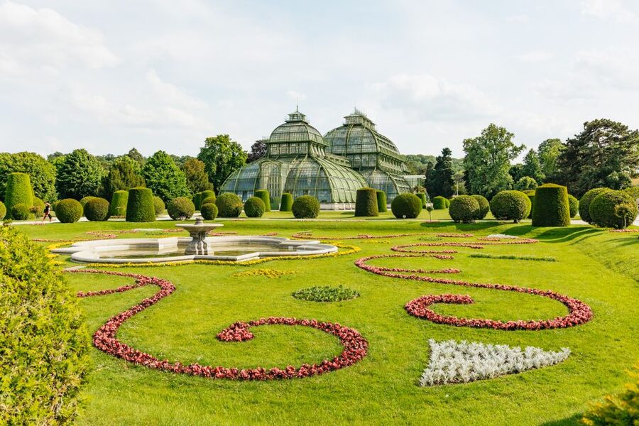 Vienna: Panorama Train Tickets to explore Schönbrunn Palace - Small details that can improve your visit