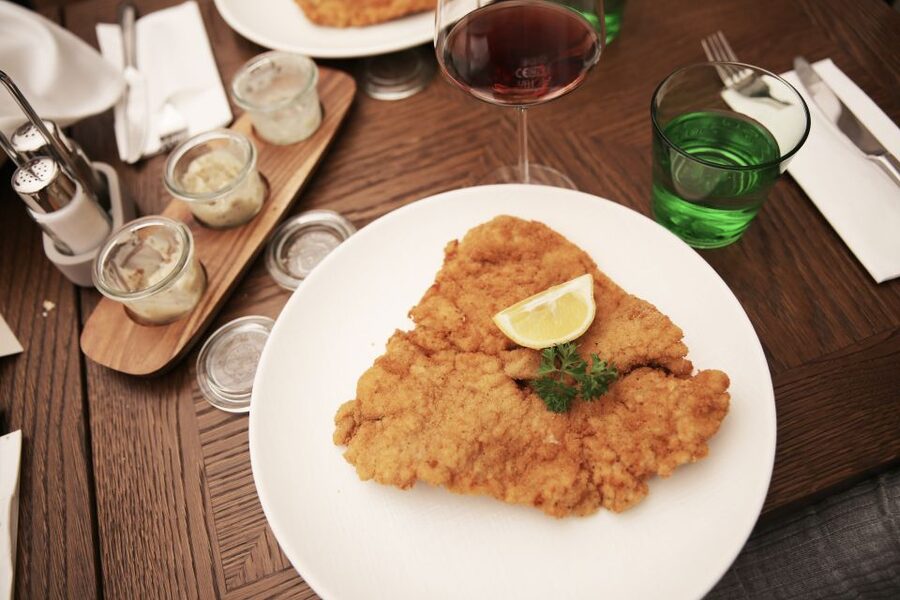 Vienna: Schönbrunn Palace Entry Ticket with Lunch - What to expect from the two-course lunch