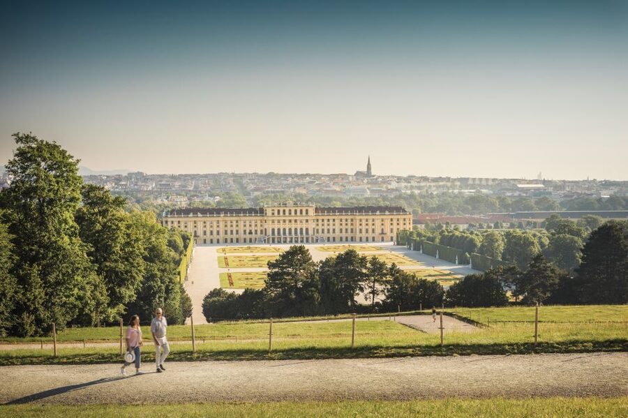 Vienna: Schönbrunn Palace Entry Ticket with Lunch - The palace tour at 1:15 or 2:15