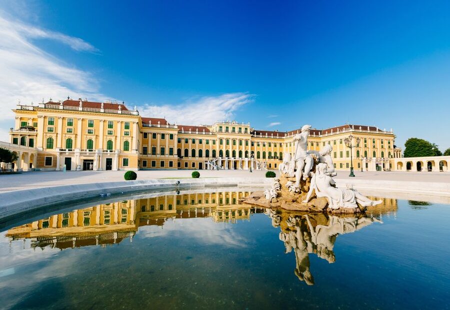 Vienna: Schönbrunn Palace & Garden Skip-the-Line Guided Tour - How the bilingual format affects the pace