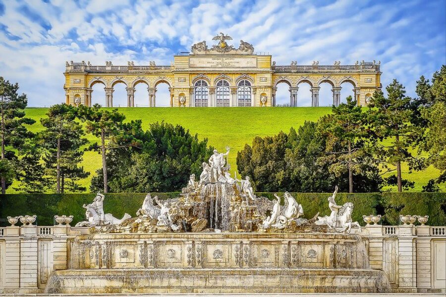 Vienna: Schönbrunn Palace & Gardens Skip-the-Line Tour - Should you book Schönbrunn with a guide?