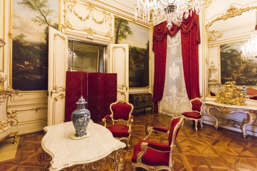 Vienna: Skip-the-Line Schönbrunn Palace & Gardens Tour - Who should book this experience?