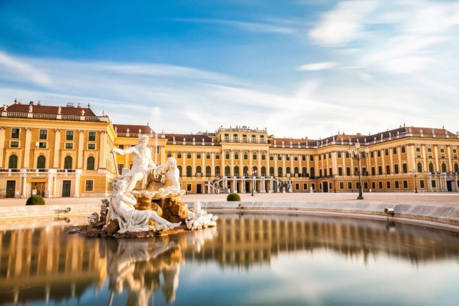 Vienna: Skip-the-Line Schonbrunn Palace Private Tour - Meeting your guide at the palace entrance