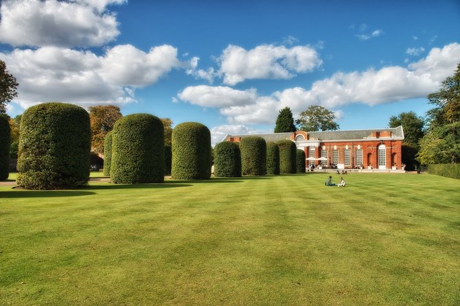 VIP Kensington Palace Gardens Tour & Royal Tea Crown Experience - Kensington Gardens and the Sunken Garden