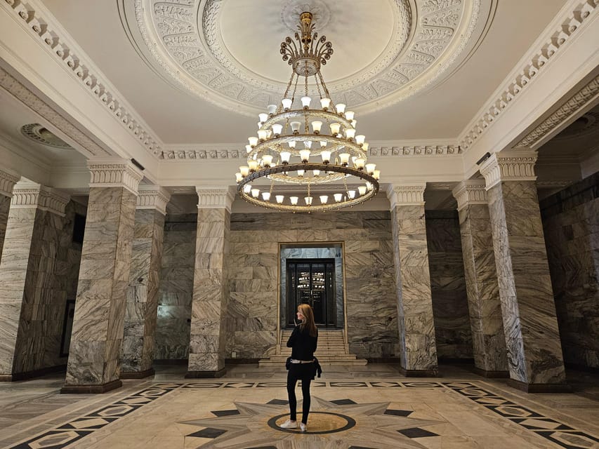 Warsaw: Palace of Culture and Science Guided Tour - Meeting beneath the clock at plac Defilad 1