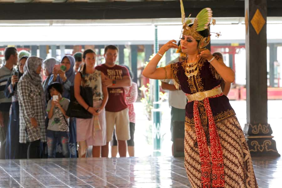 Yogyakarta: Palace, Water Castle & UNESCO Temple Guided Tour - Why this day works well in Yogyakarta