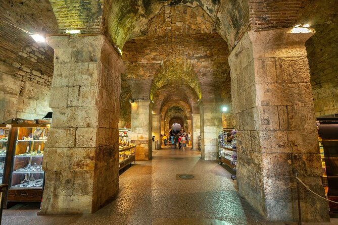 YOUR BEST PRIVATE TOUR - amazing Split and Diocletian's palace - The Vestibule and the sound of Dalmatia