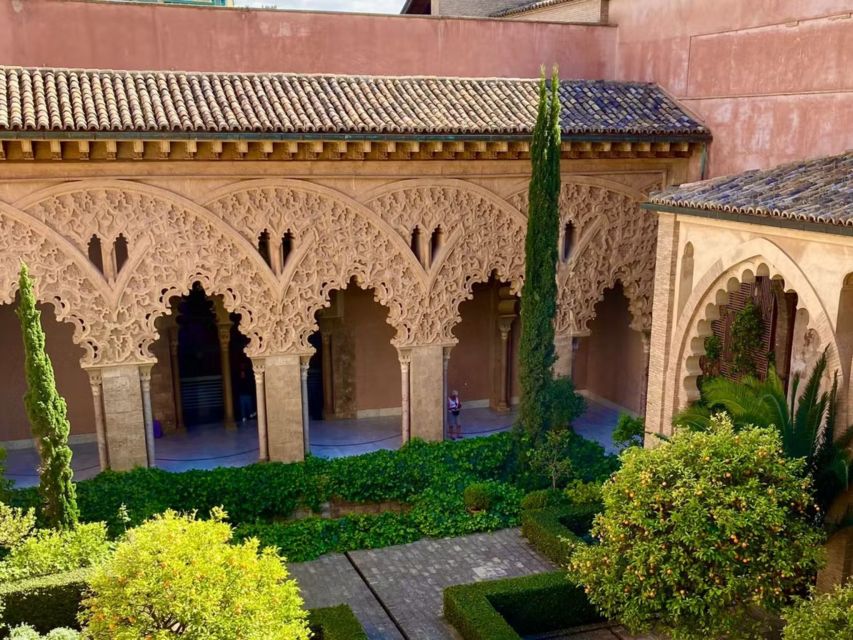 Zaragoza: Aljafería Palace guided tour in Spanish - Why Aljafería Palace matters in Zaragoza
