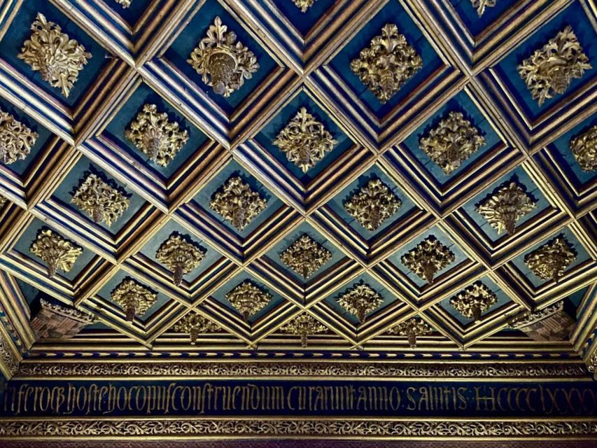 Zaragoza: Aljafería Palace guided tour in Spanish - The Catholic Monarchs’ palace and later changes