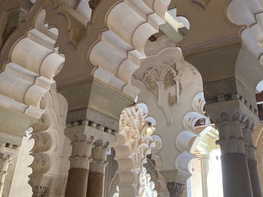 Zaragoza: Aljafería Palace guided tour in Spanish - Is $26 a good price?